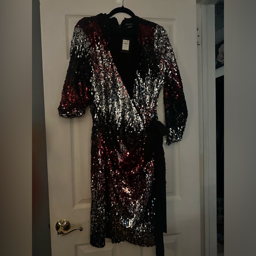 City chic dress